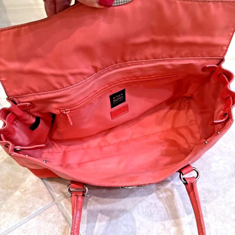Wilsons Leather Pelle Studio‎ Coral Red Leather Shoulder Bag Push Lock Flap - Picture 4 of 13